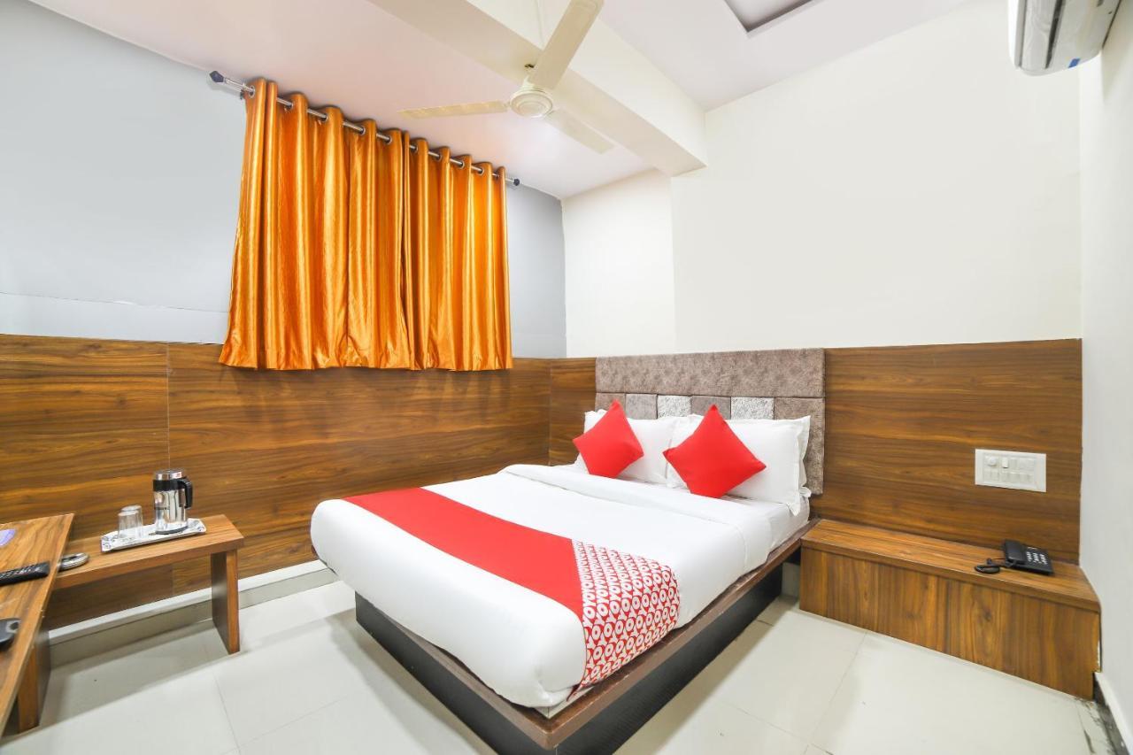 Oyo 67345 Hotel Anjani Inn Naroda Exteriér fotografie