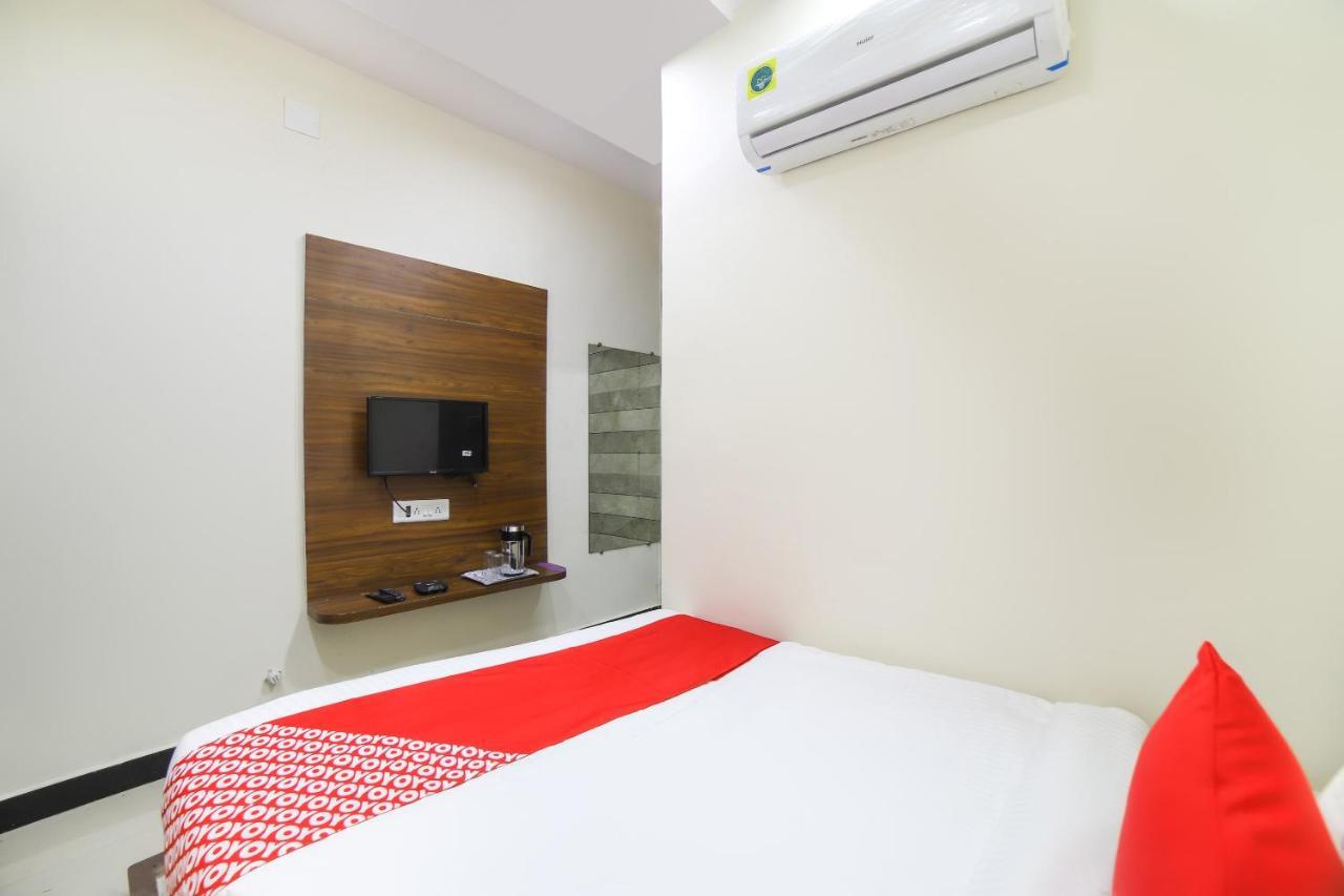 Oyo 67345 Hotel Anjani Inn Naroda Exteriér fotografie