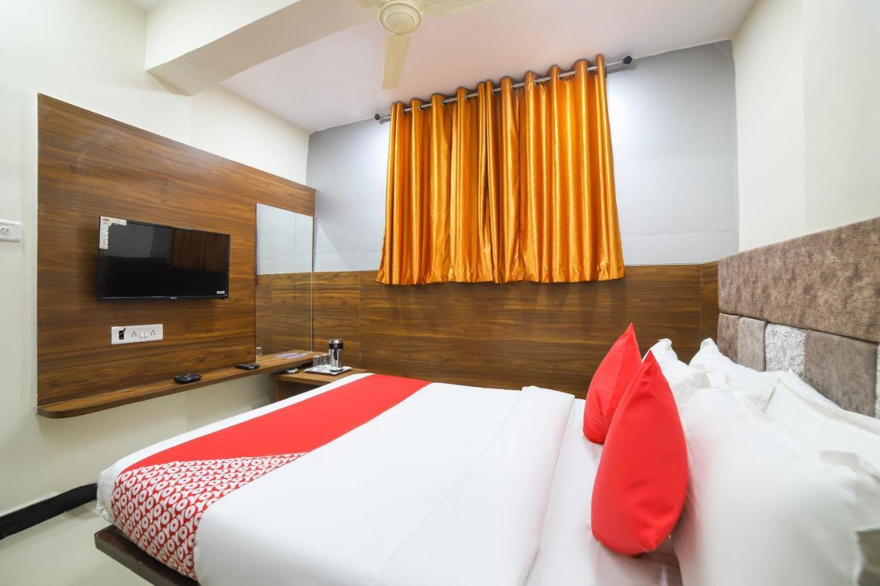 Oyo 67345 Hotel Anjani Inn Naroda Exteriér fotografie
